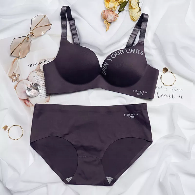 Wireless Seamless Bra and Panty Women's Lingerie Set (Pack of 4)