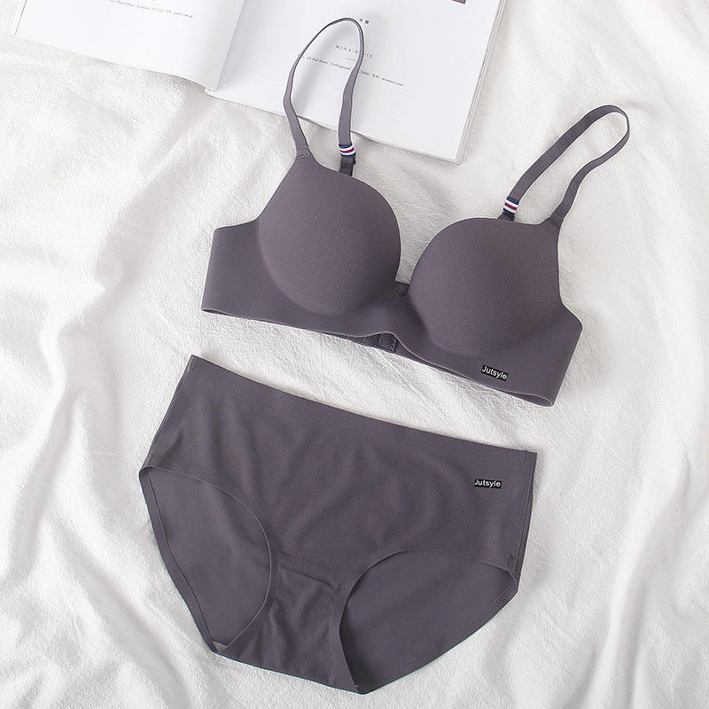 Wireless Seamless Bra and Panty Women's Lingerie Set (Pack of 4)