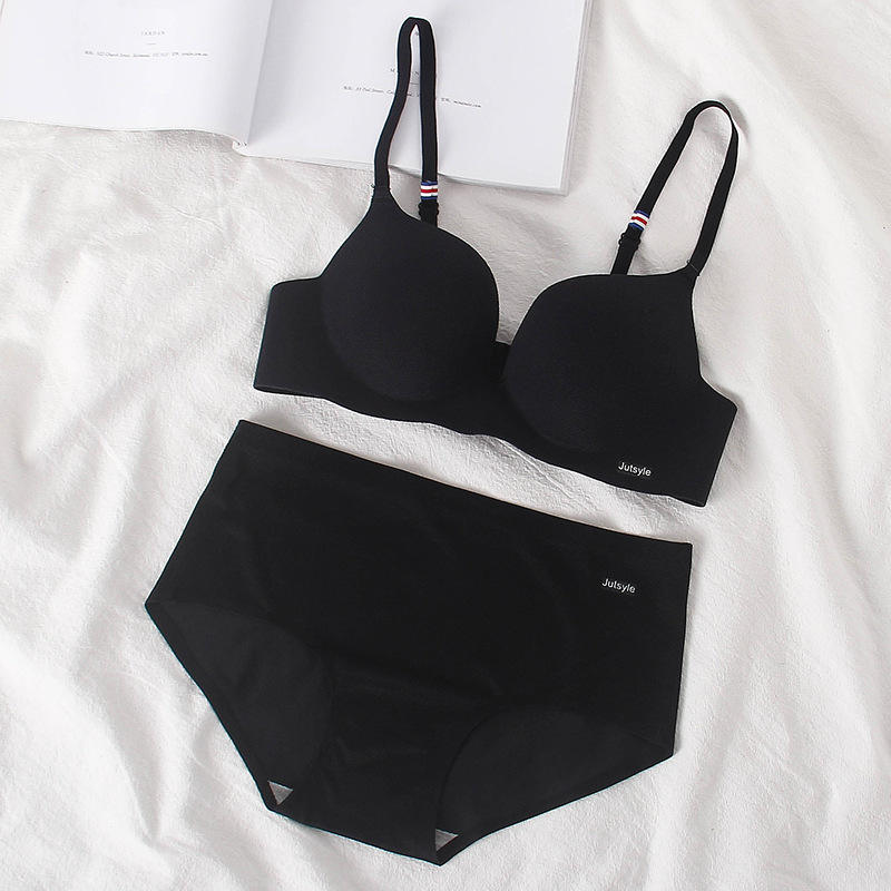 Wireless Seamless Bra and Panty Women's Lingerie Set (Pack of 4)