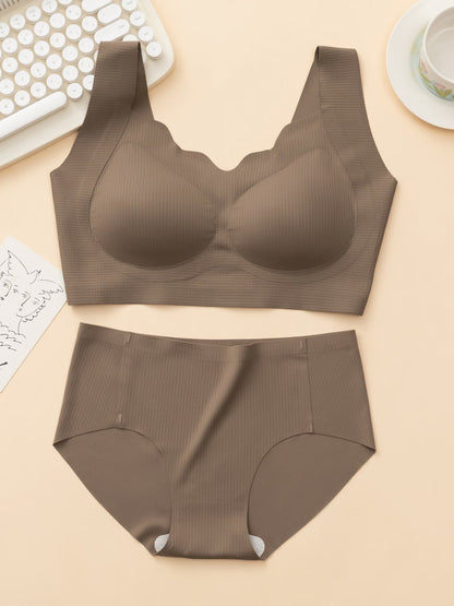 Wireless Seamless Bra and Panty Women's Lingerie Set (Pack of 4)