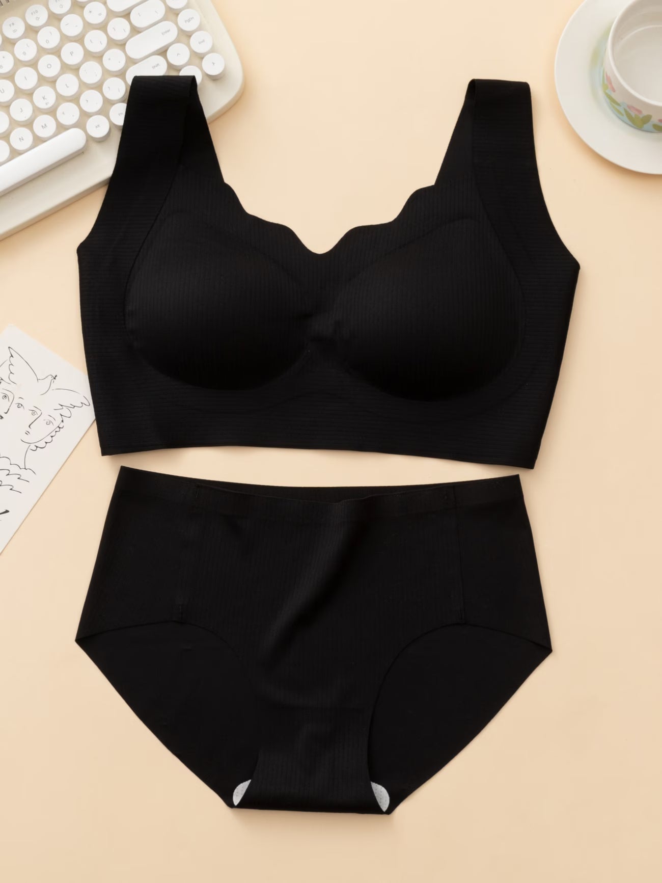 Wireless Seamless Bra and Panty Women's Lingerie Set (Pack of 4)