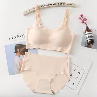 Wireless Seamless Bra and Panty Women's Lingerie Set (Pack of 4)