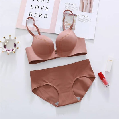 Wireless Seamless Bra and Panty Women's Lingerie Set (Pack of 4)
