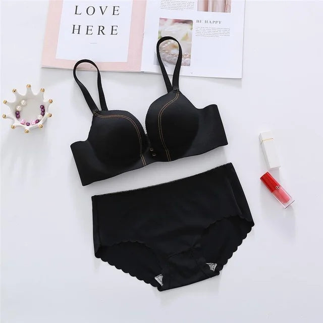 Wireless Seamless Bra and Panty Women's Lingerie Set (Pack of 4)