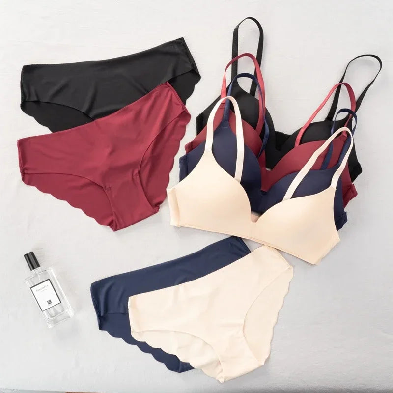 Wireless Seamless Bra and Panty Women's Lingerie Set (Pack of 4)