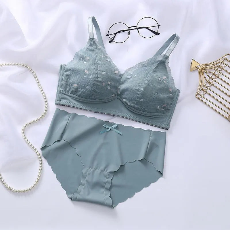Wireless Seamless Bra and Panty Women's Lingerie Set (Pack of 4)