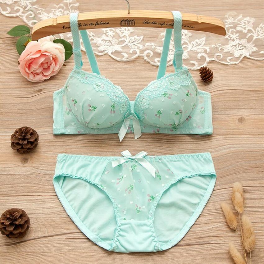 Wireless Seamless Bra and Panty Women's Lingerie Set (Pack of 4)
