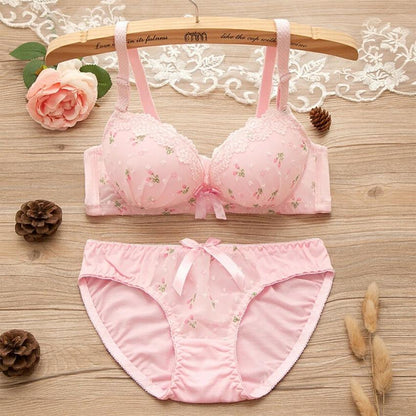 Wireless Seamless Bra and Panty Women's Lingerie Set (Pack of 4)
