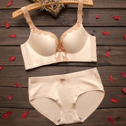 Wireless Seamless Bra and Panty Women's Lingerie Set (Pack of 4)